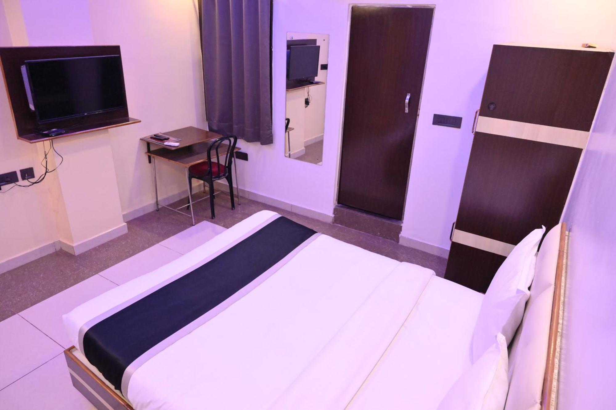 Hotel Riddhi Regency ラクナウ エクステリア 写真