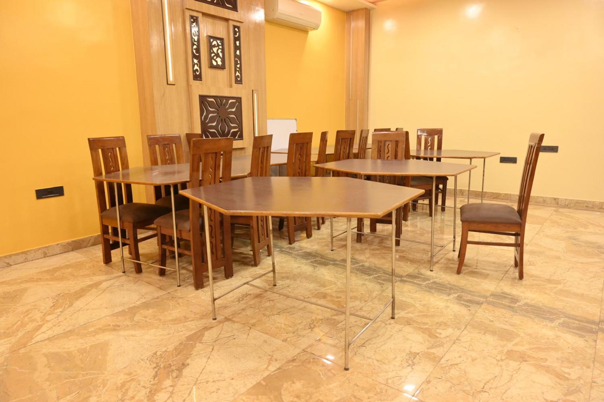 Hotel Riddhi Regency ラクナウ エクステリア 写真