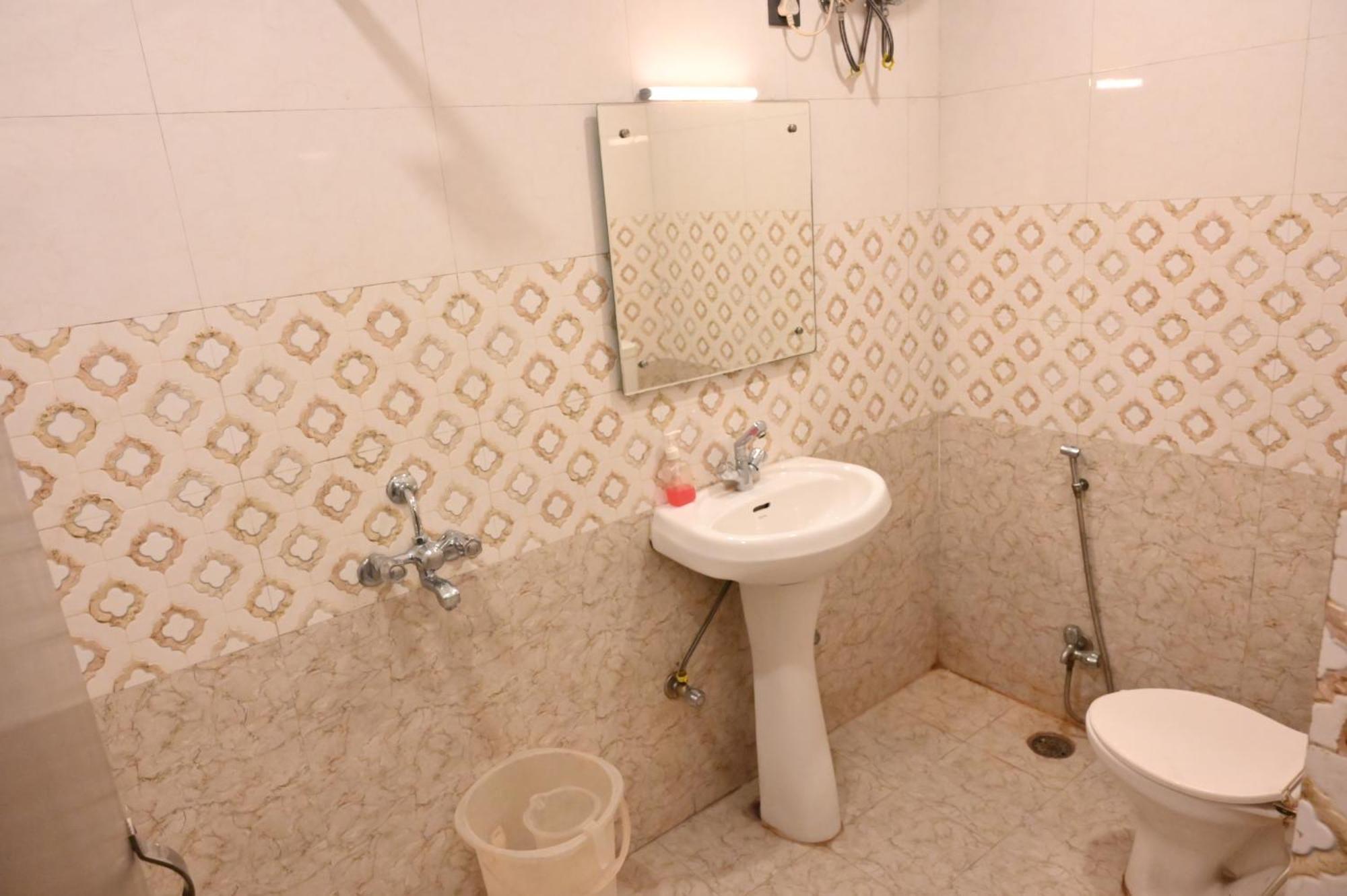Hotel Riddhi Regency ラクナウ エクステリア 写真