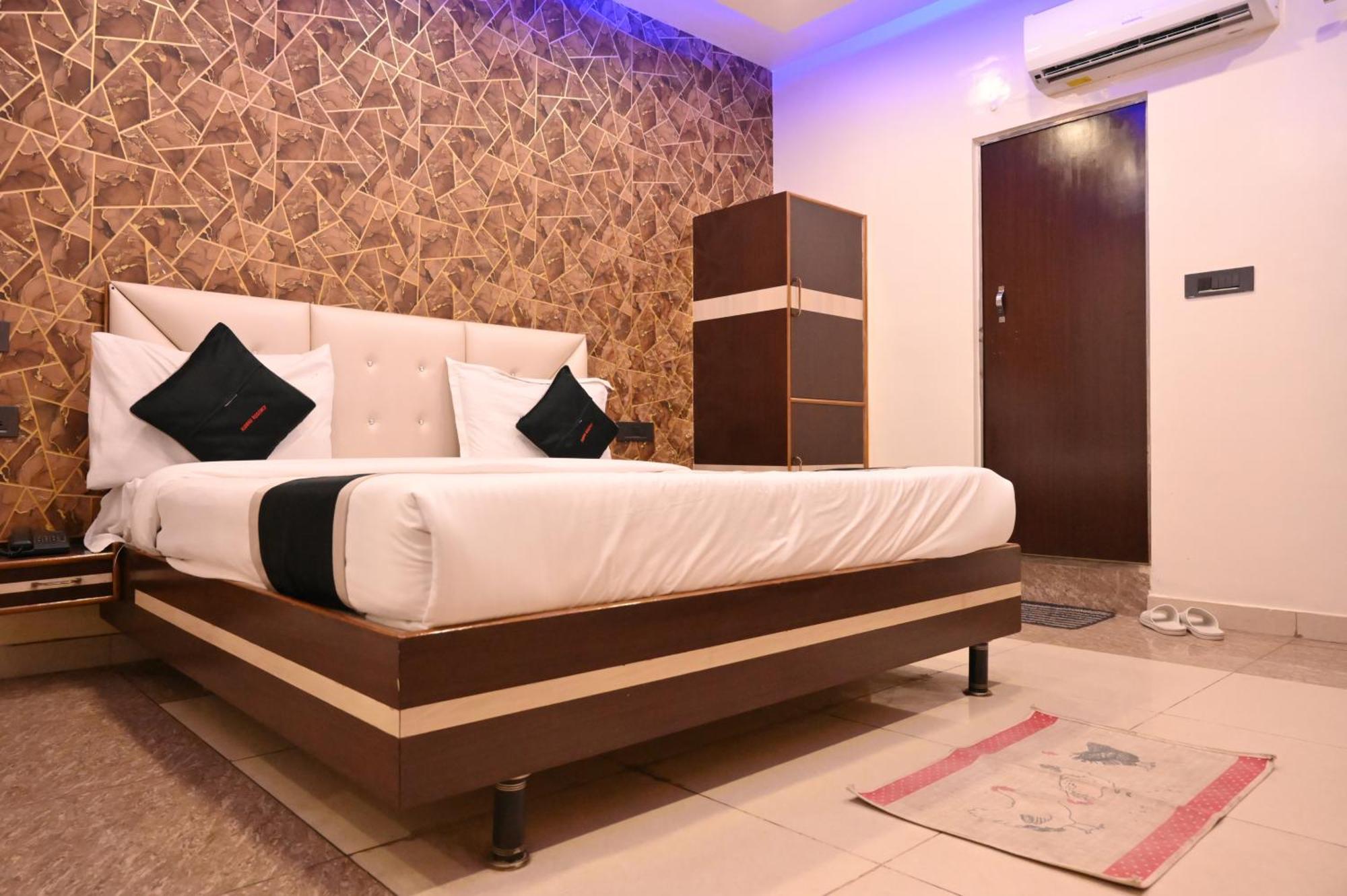 Hotel Riddhi Regency ラクナウ エクステリア 写真