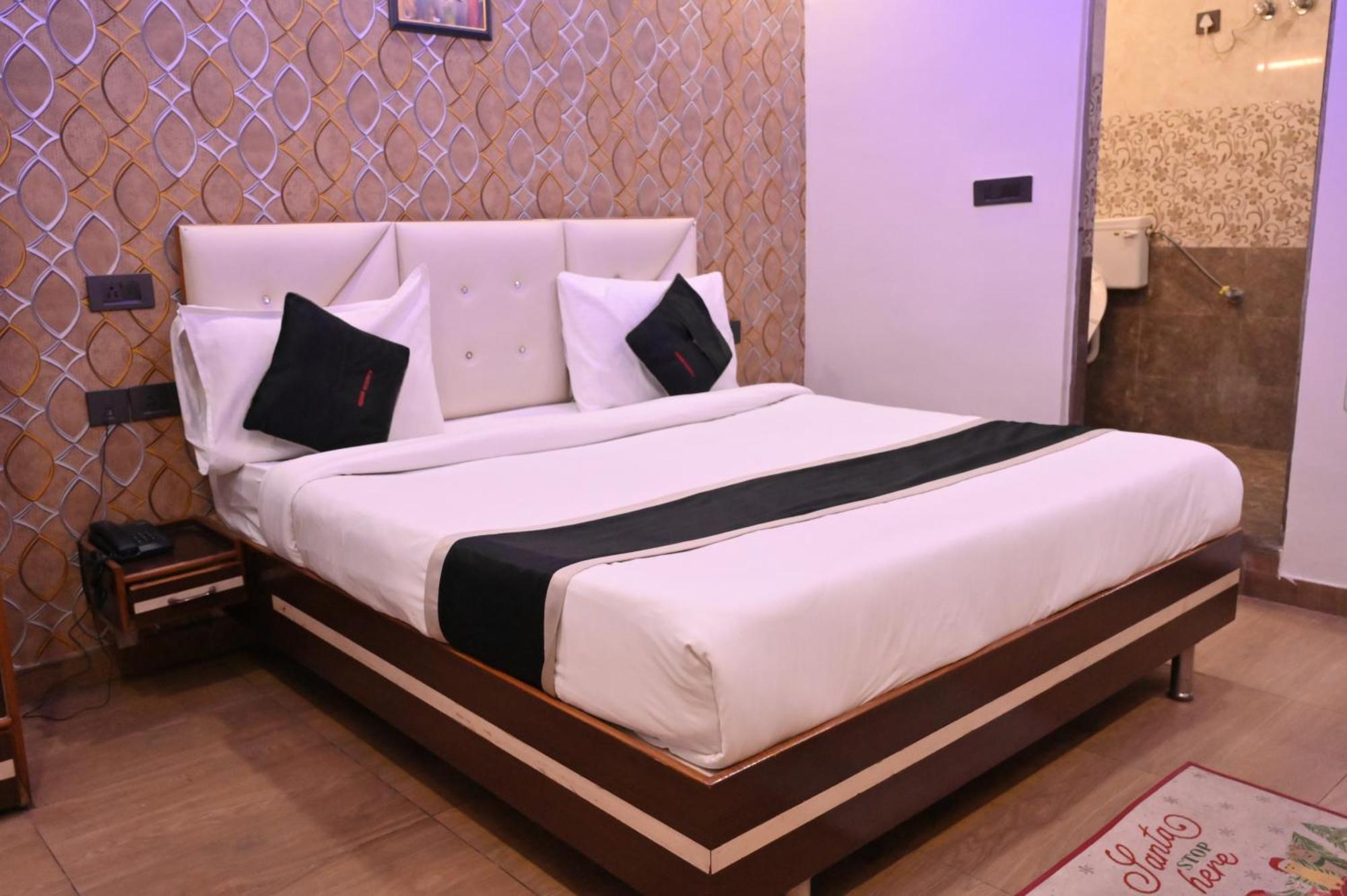 Hotel Riddhi Regency ラクナウ エクステリア 写真