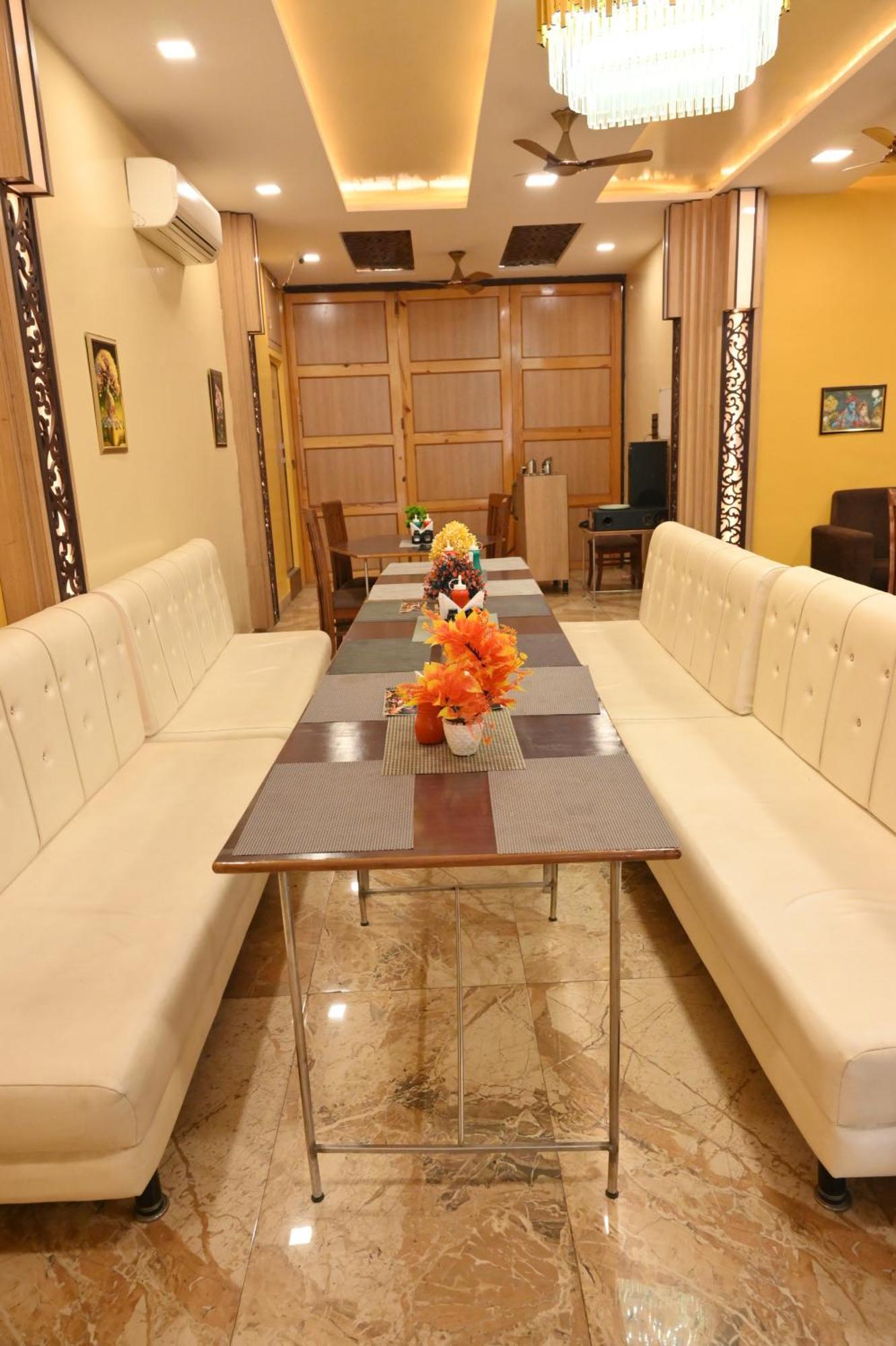 Hotel Riddhi Regency ラクナウ エクステリア 写真